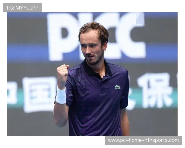 梅德韦杰夫技术失灵！被19岁小将吊打