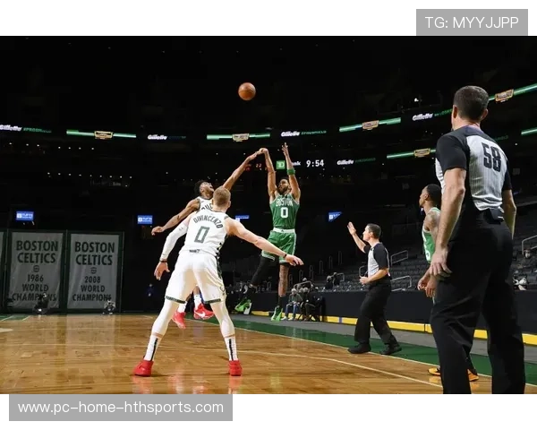 塔图姆强突上篮打进，波士顿硬解不手软